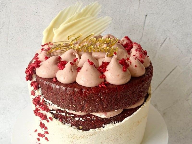 Introducing Cakes By Laura’s Newest Creations: A Symphony of Flavours